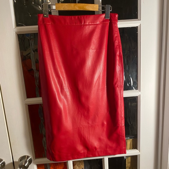 Red faux leather midi skirt - Picture 3 of 5